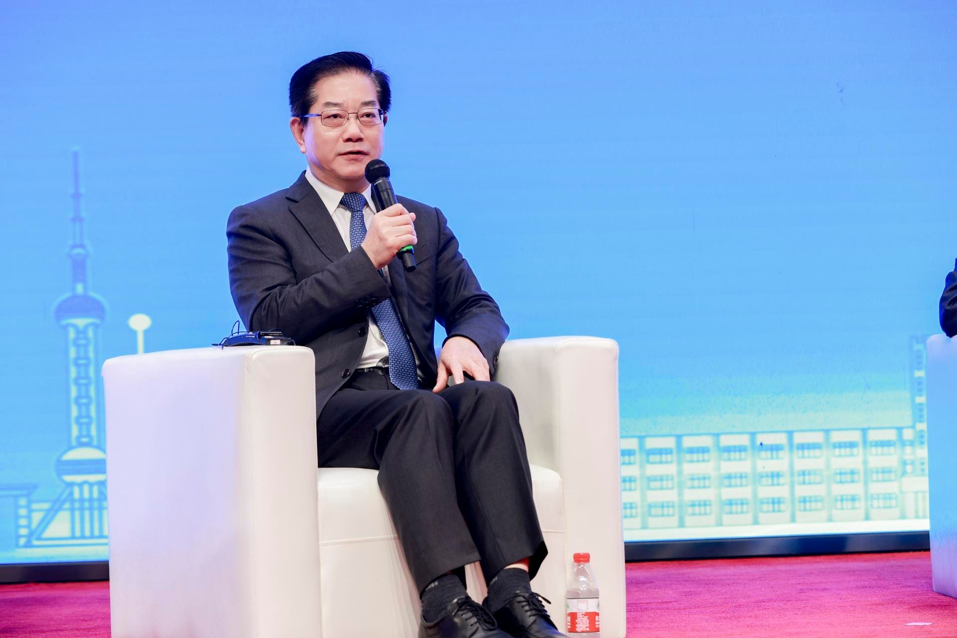 范先群.jpg 范先群.jpg